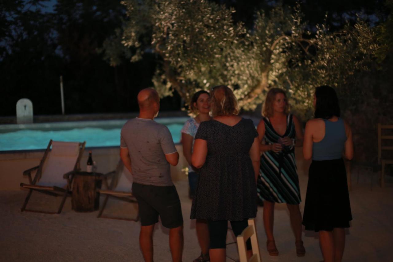 Les Yourtes De Provence Saint-Paulet-de-Caisson Εξωτερικό φωτογραφία
